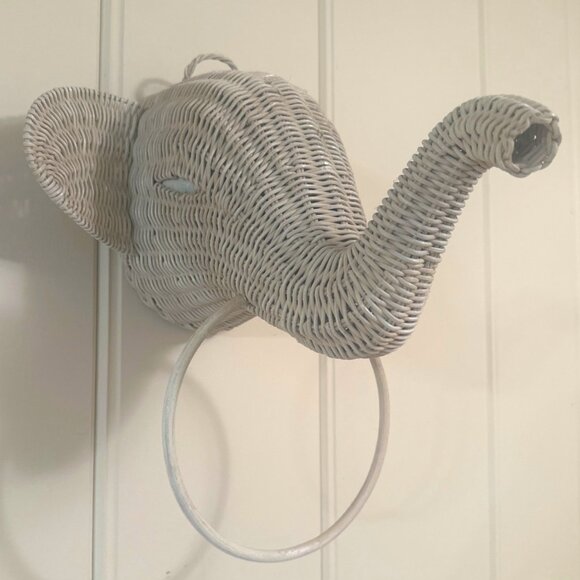 Wall-Mounted Wicker Elephant Ring Towel Holder Home Walll Decor Unique Handmade - Picture 4 of 11